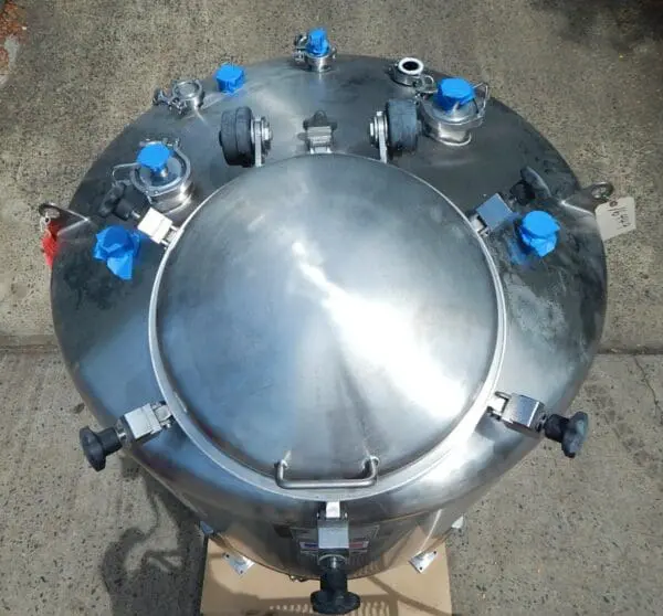 250 gallon T&C Stainless, tank, all 316L SS - Image 8