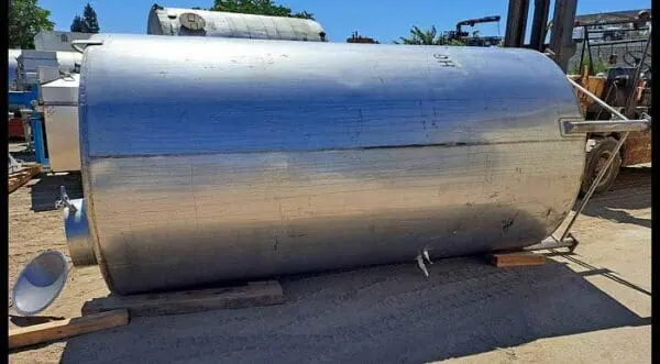 3,000 gallon stainless steel Tank - Image 2