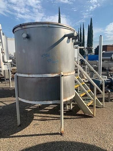 500 gallon Stainless Tank - Schier Company New & Used Dairy Equipment