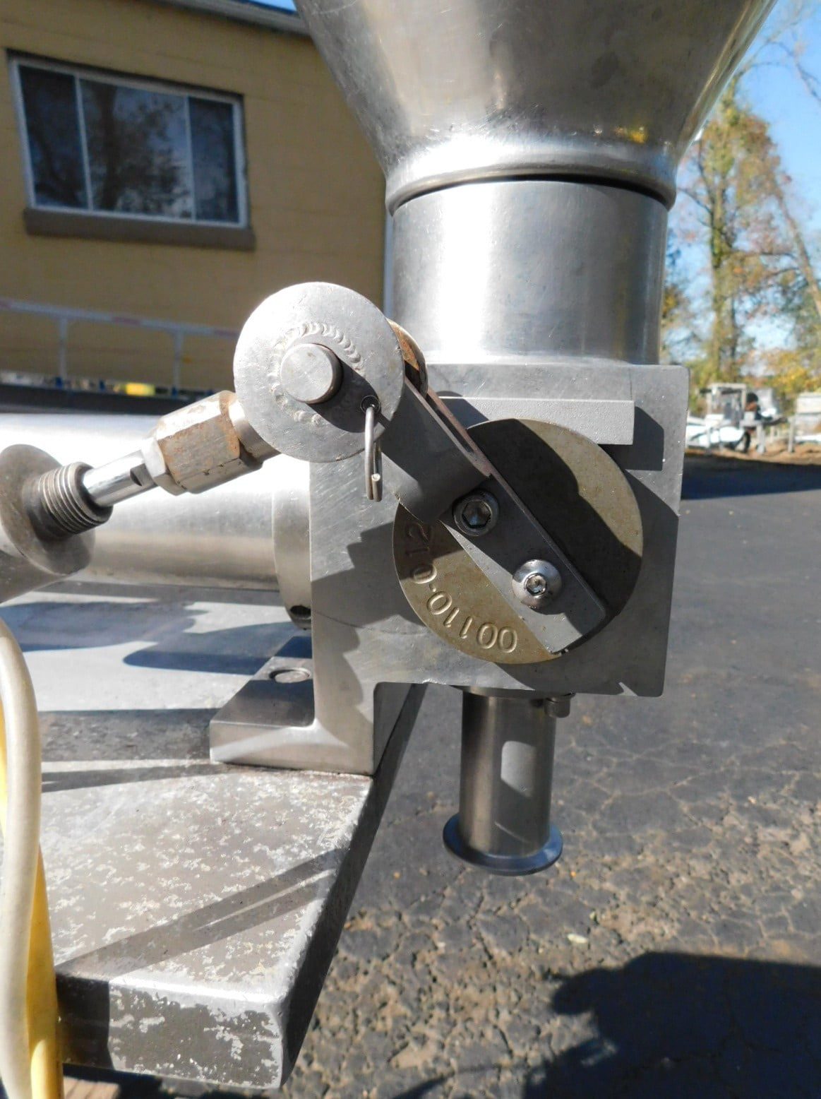 Hinds Bock, Single piston filler model SP64 Schier Dairy Equipment