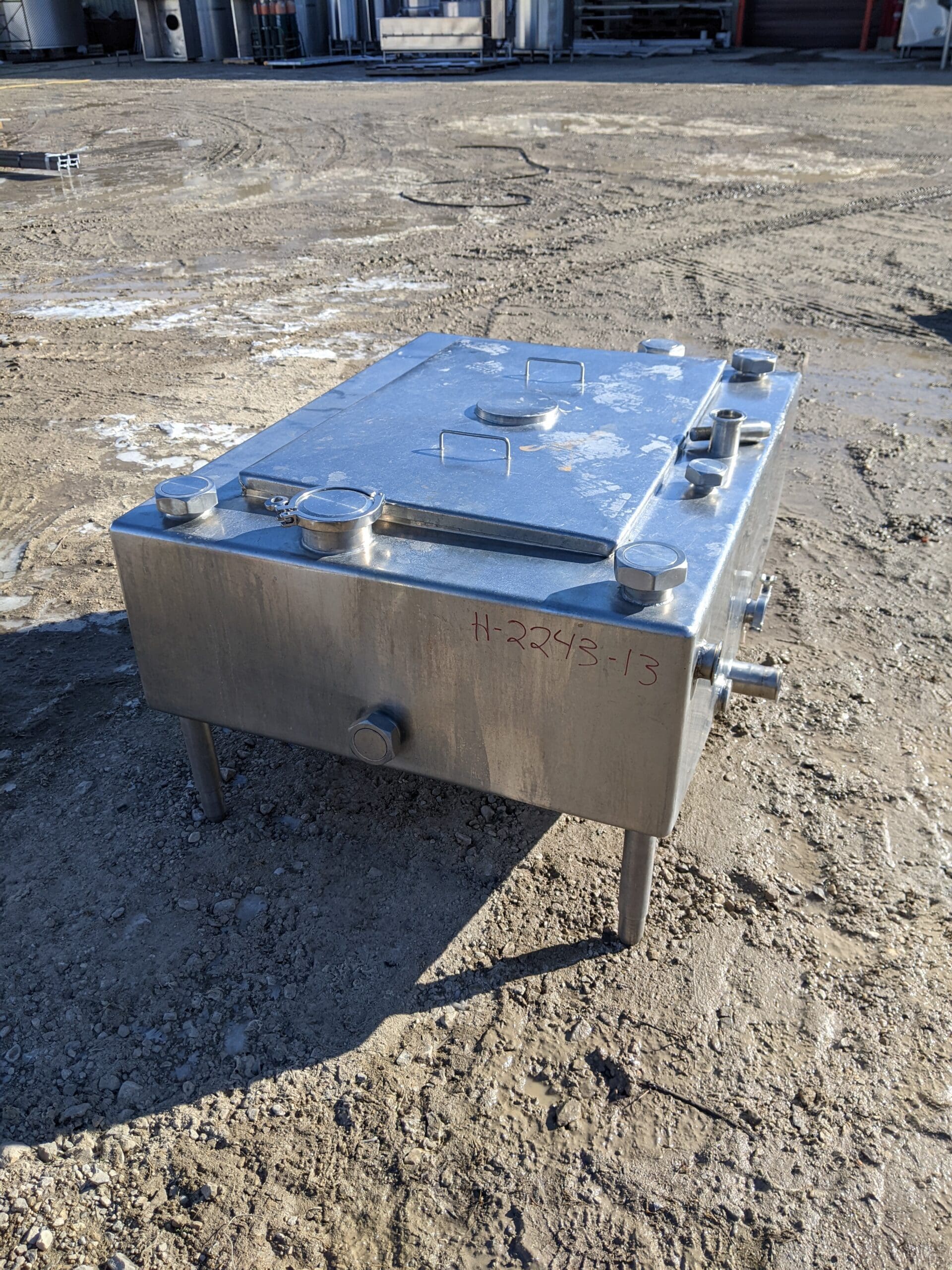 90 gallon NON-PMO balance tank - Schier Company New & Used Dairy Equipment